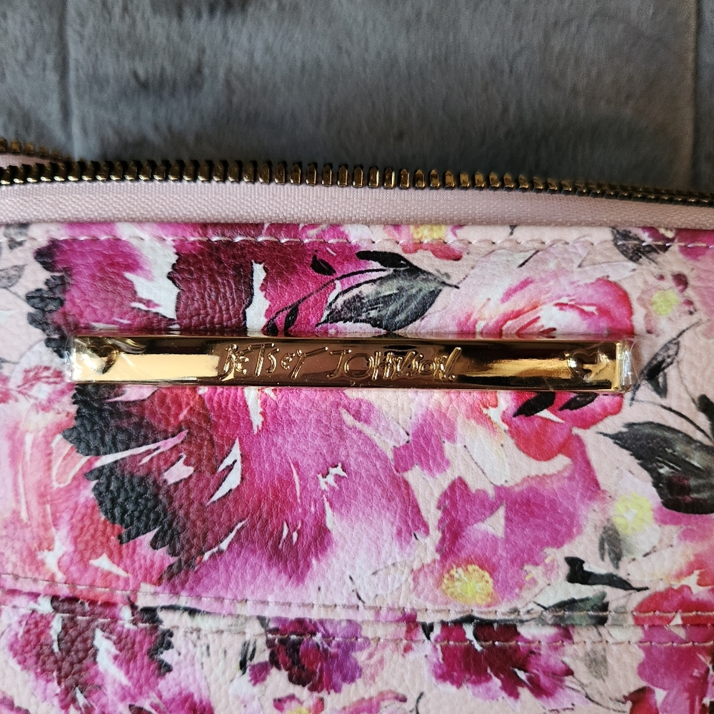 Betsey Johnson wristlet